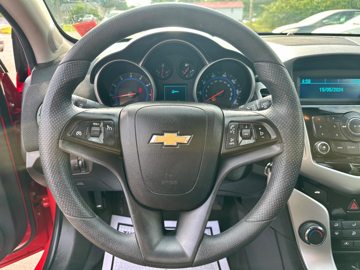 2016 Red /Black Chevrolet Cruze LT (1G1PE5SB9G7) with an 1.4L I4 DOHC 16V TURBO engine, 6-Speed Automatic transmission, located at 547 E. Main St., Orwell, OH, 44076, (440) 437-5893, 41.535435, -80.847855 - Photo#17